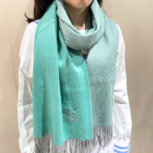 Scarf-Loe-187