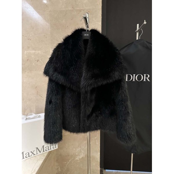 Yi-Dior-001