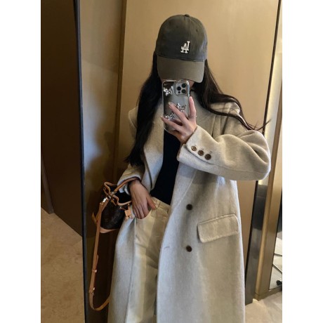 Yi-Loewe-002