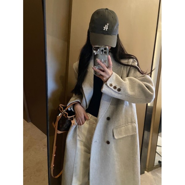 Yi-Loewe-002