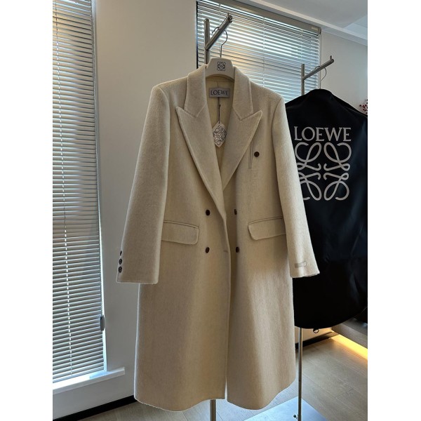 Yi-Loewe-003