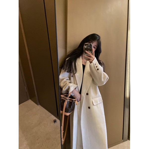 Yi-Loewe-004