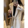 Yi-Loewe-004