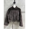 Yi-Loewe-007