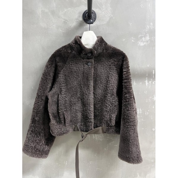 Yi-Loewe-007
