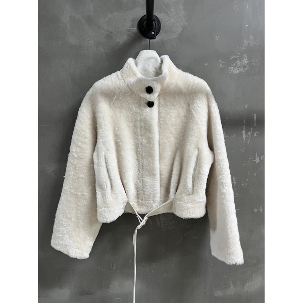 Yi-Loewe-008