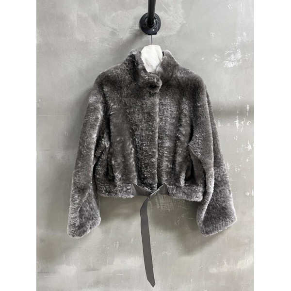 Yi-Loewe-009