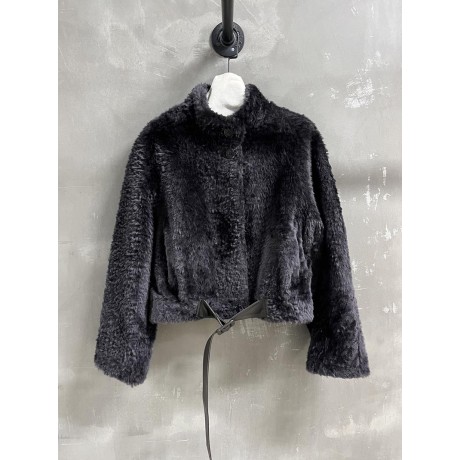 Yi-Loewe-010