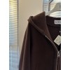 Yi-Loewe-013