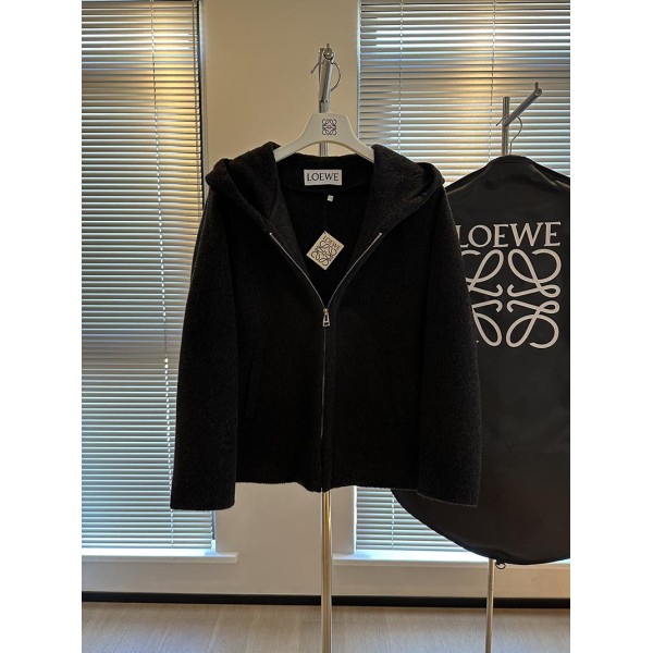 Yi-Loewe-015