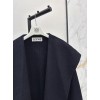 Yi-Loewe-020