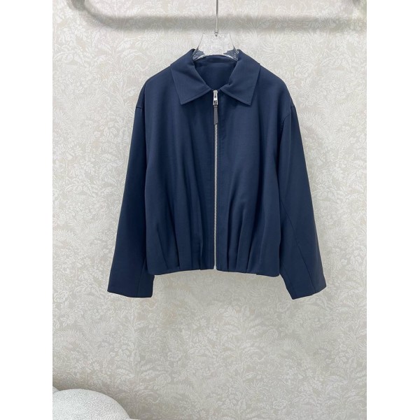 Yi-Loewe-022