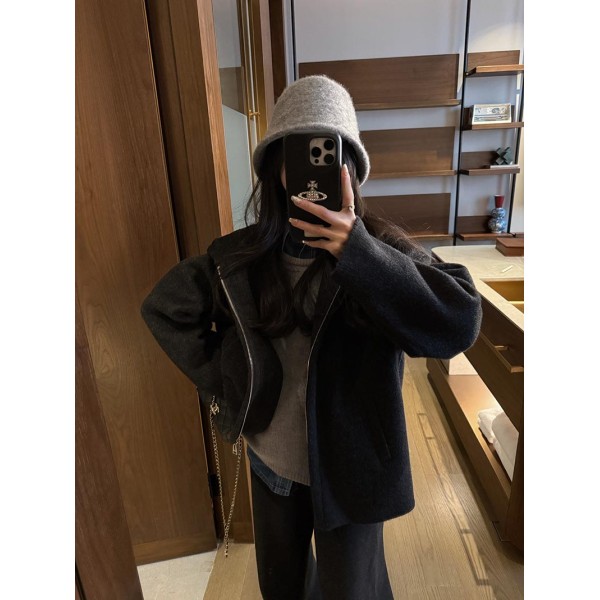 Yi-Loewe-029