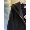 Yi-Loewe-030