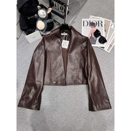 Yi-Loewe-033