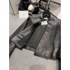 Yi-Loewe-034