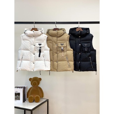 Yi-Prada-073
