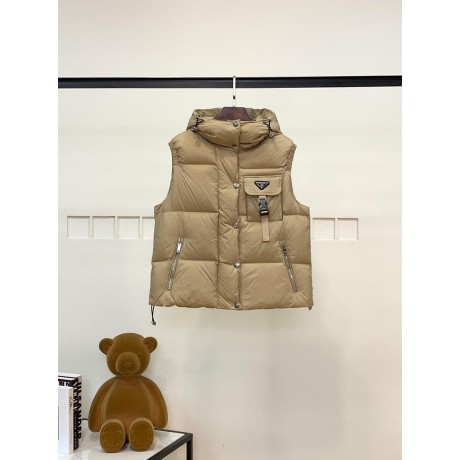 Yi-Prada-075