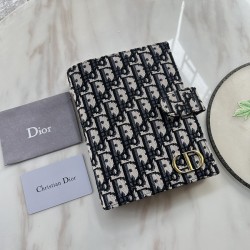 diorクリスチャンディオール財布  サイズ：15x19x4cmcm